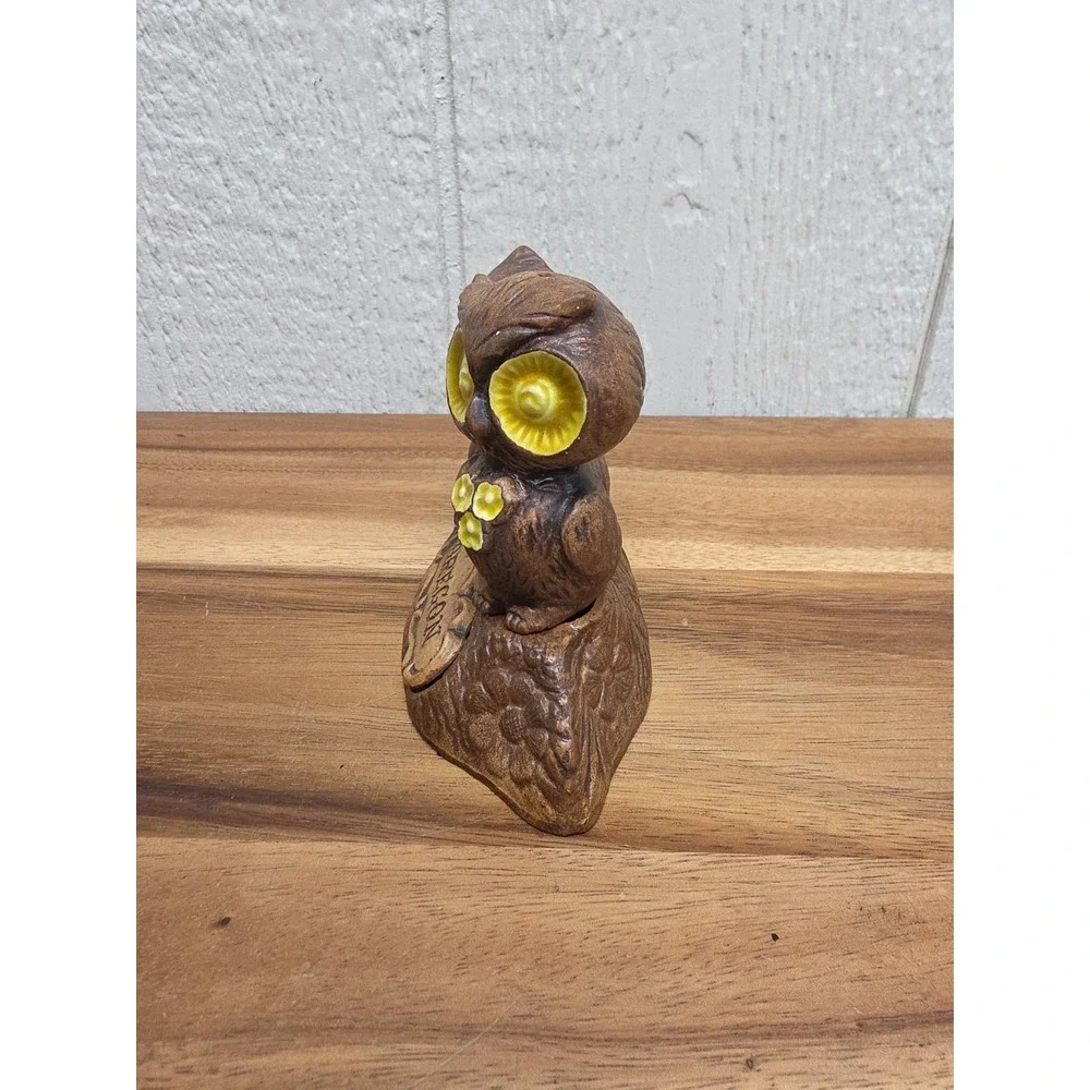 Vintage Treasure Art USA Pottery Owl Salt & Pepper Shakers Oregon